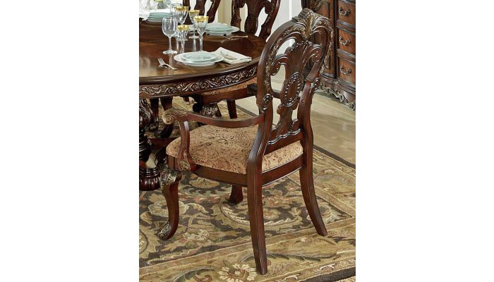 Deryn Park Traditional Round Dining, Traditional Round Dining Tables