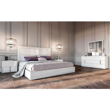 Alaska White Lacquer Platform Bed