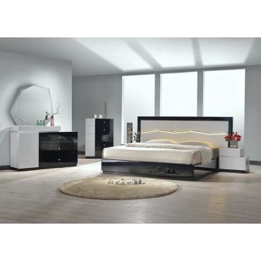 Berlin Lacquer Finish Platform Bed