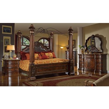 Remo Victorian Style Canopy Bed