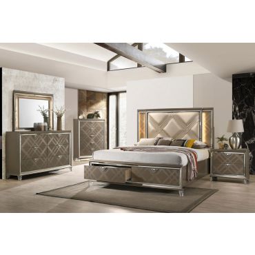 Salvino Bedroom With Mirror Accents