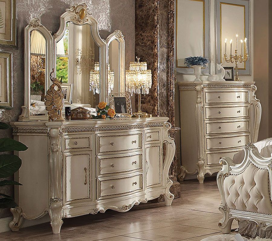 Alexandra Traditional Style Dresser