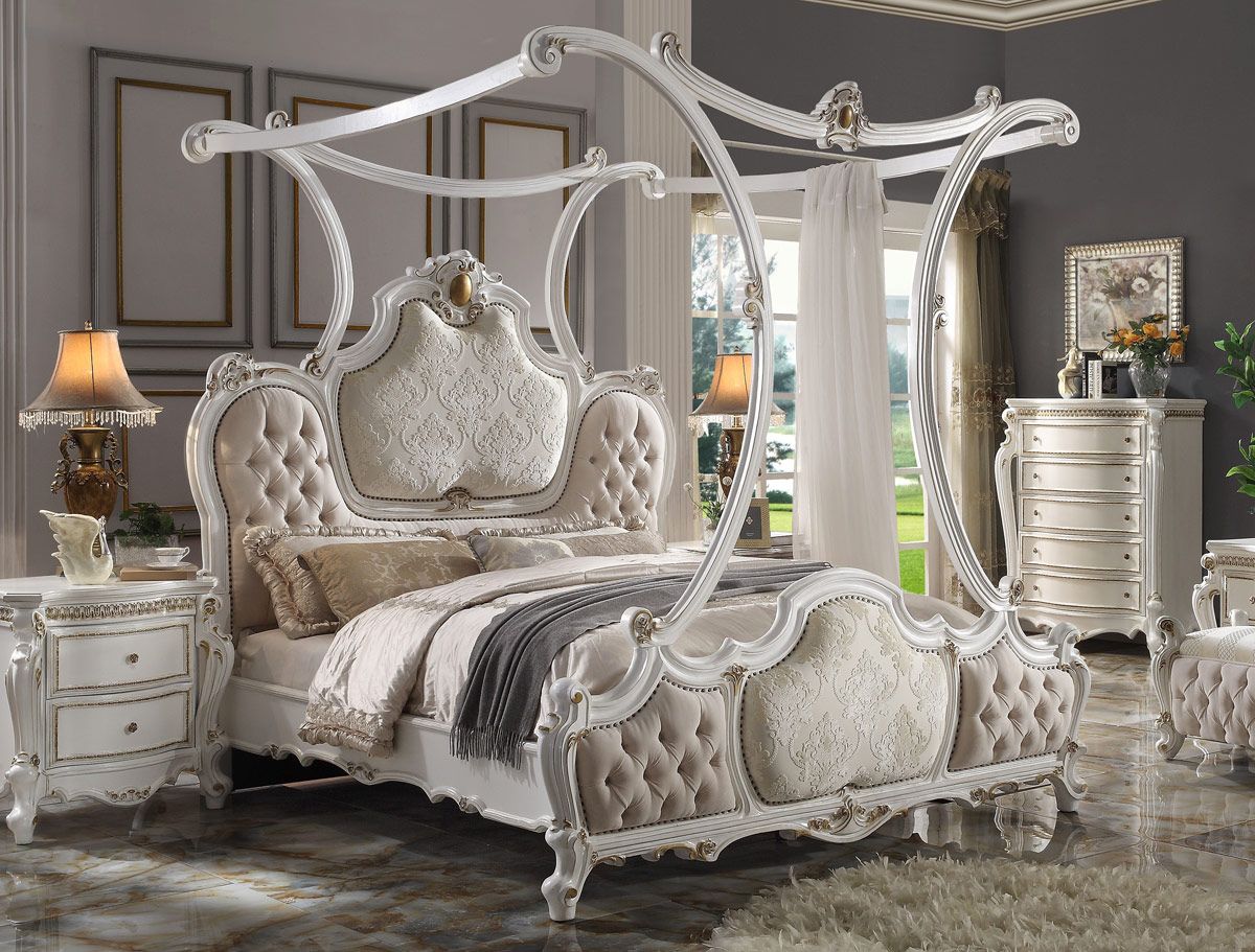 Alexandra Traditional Style Canopy Bed
