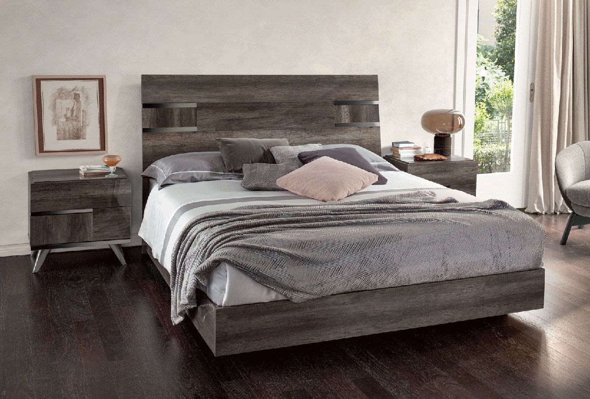Alonza Vintage Oak Glossy Finish Modern Bed