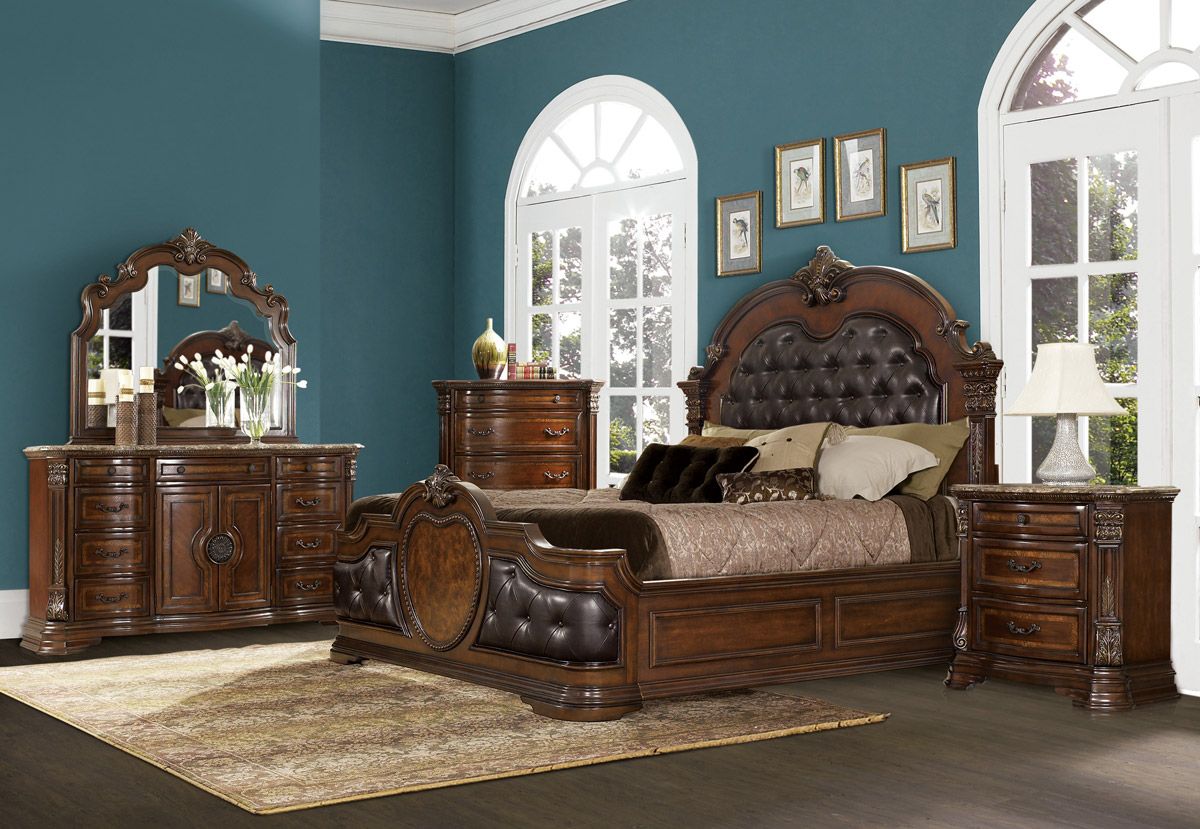Ledelle Traditional Style Bedroom