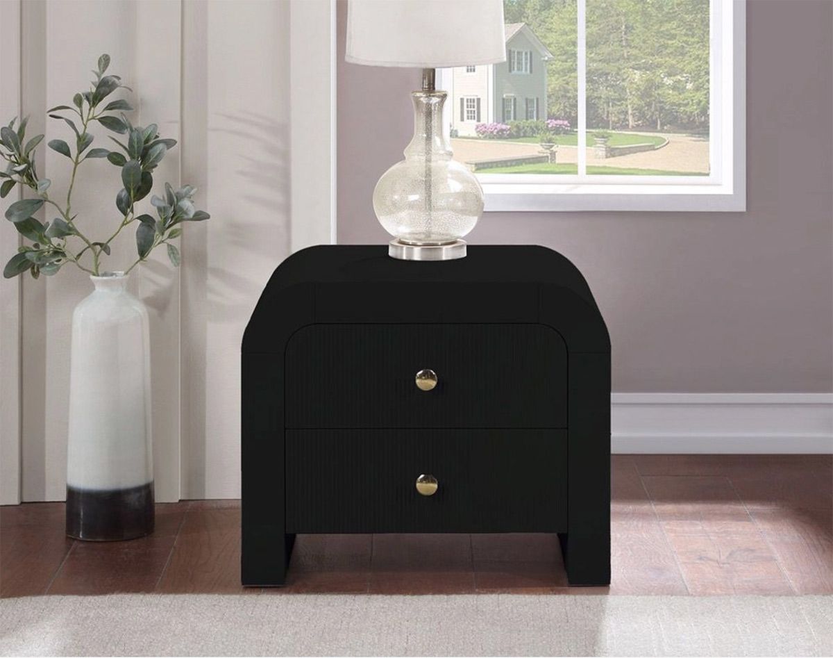 Artisto Black Lacquer Night Stand