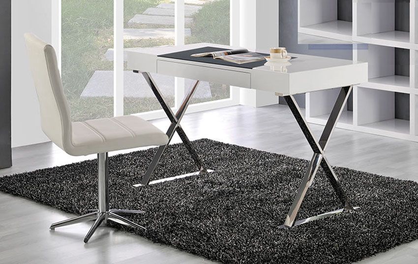 Roreti Desk With Black Padded Work Surface