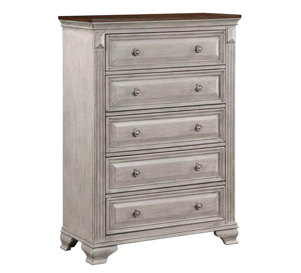 Bessie Traditional Style Chest