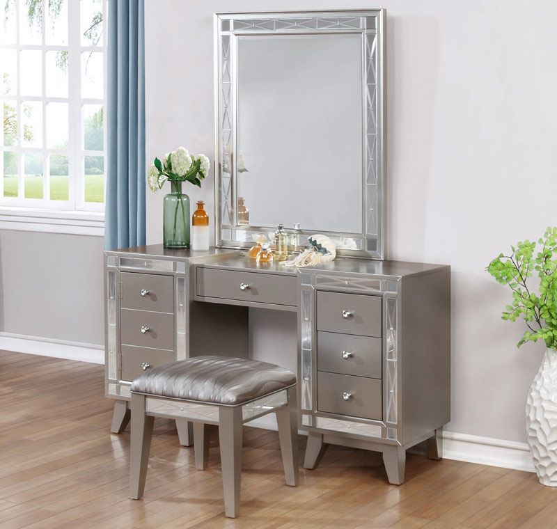 Brazia Mirrored Vanity Set