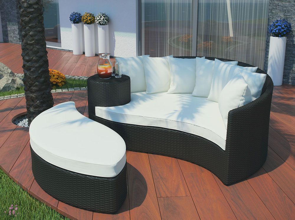 Caitlin Modern Daybed With Pillows