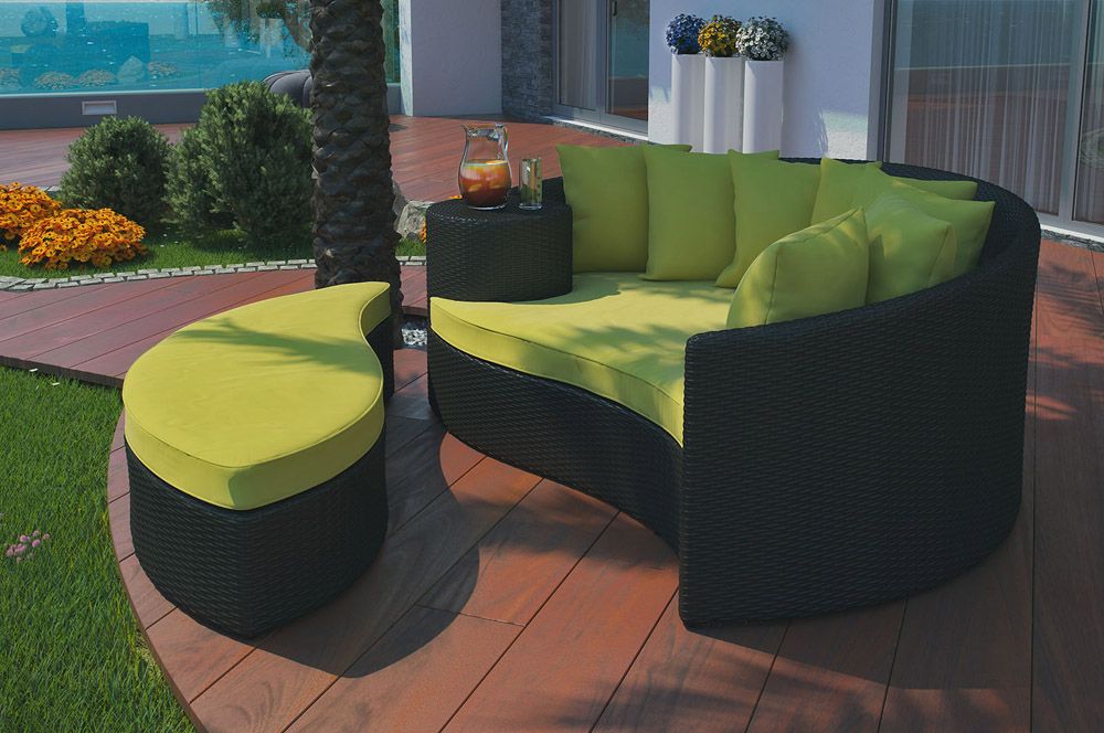 Caitlin Peridot Modern Daybed With Pillows