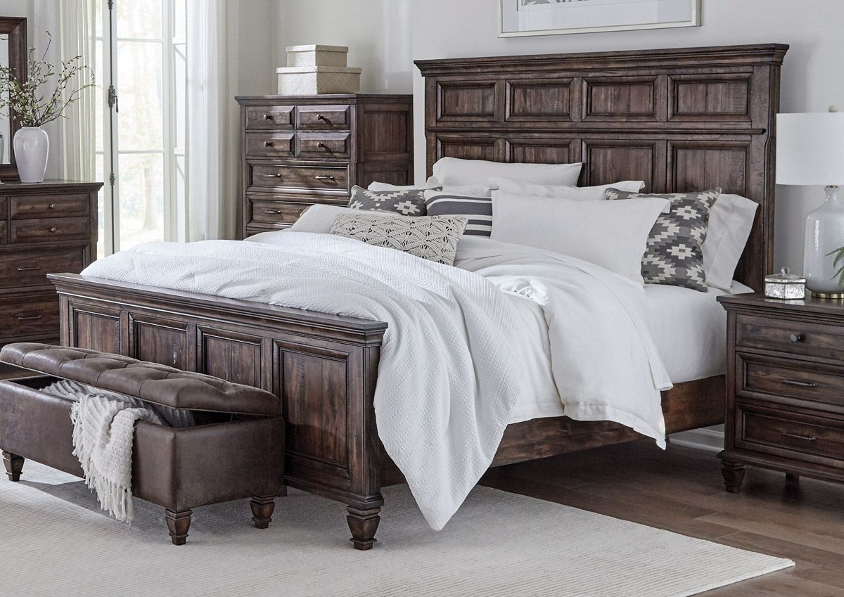 Cambridge Traditional Style Bed