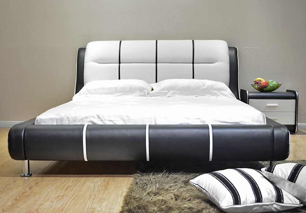 Cerchio Black & White Leatherette Bed