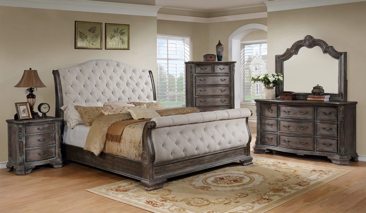 Chantelle Traditional Style Sleigh Bedroom Set