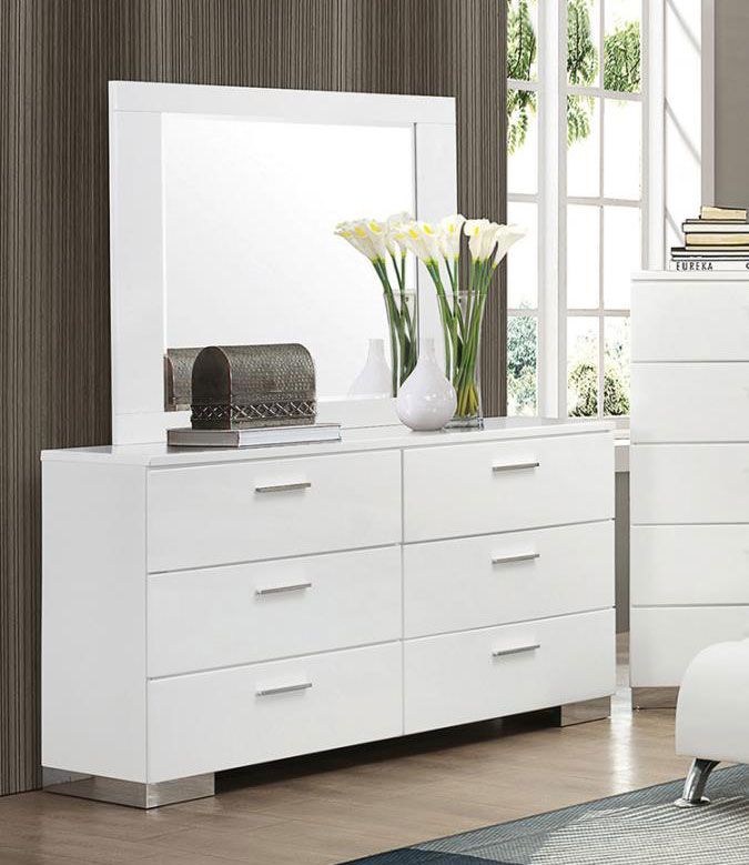 Dex White Lacquer Dresser