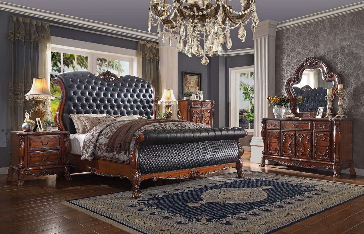 Dresden Traditional Style Bed Tufted Leather