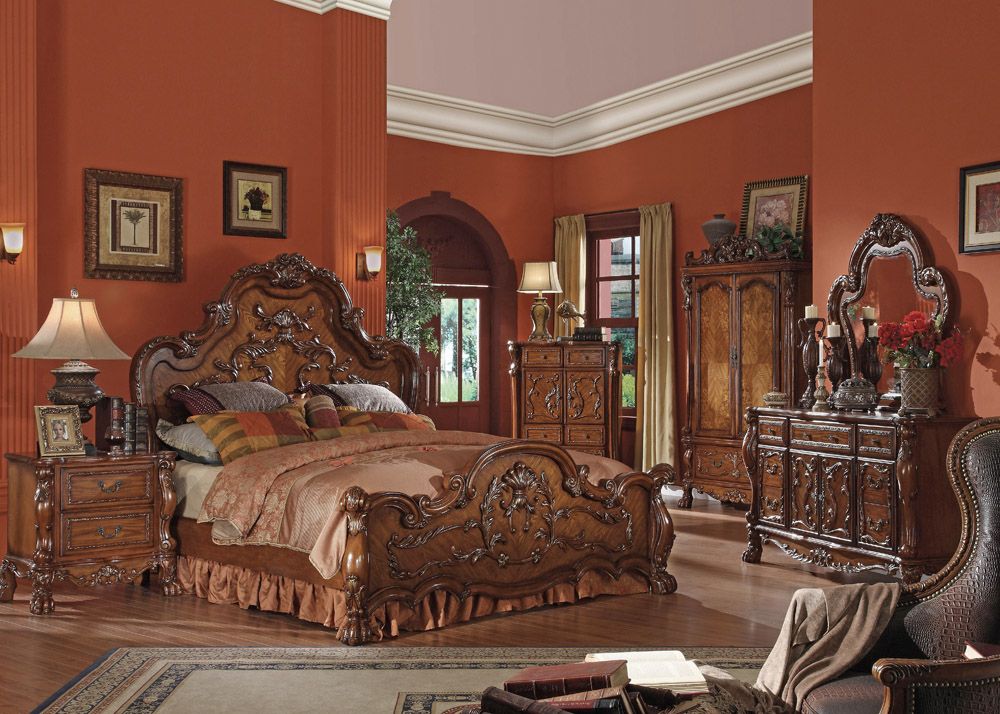 Dresden Traditional Style Bedroom Collection