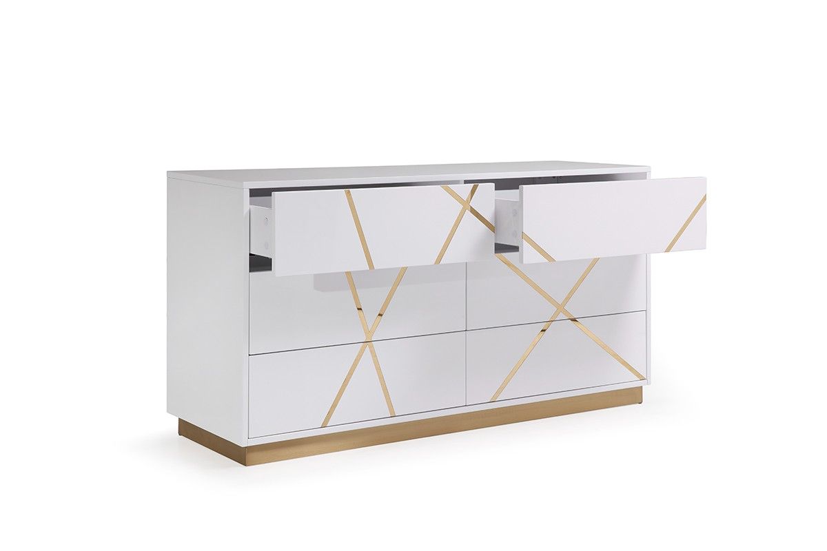 Hamburg Lacquer White and Gold Dresser