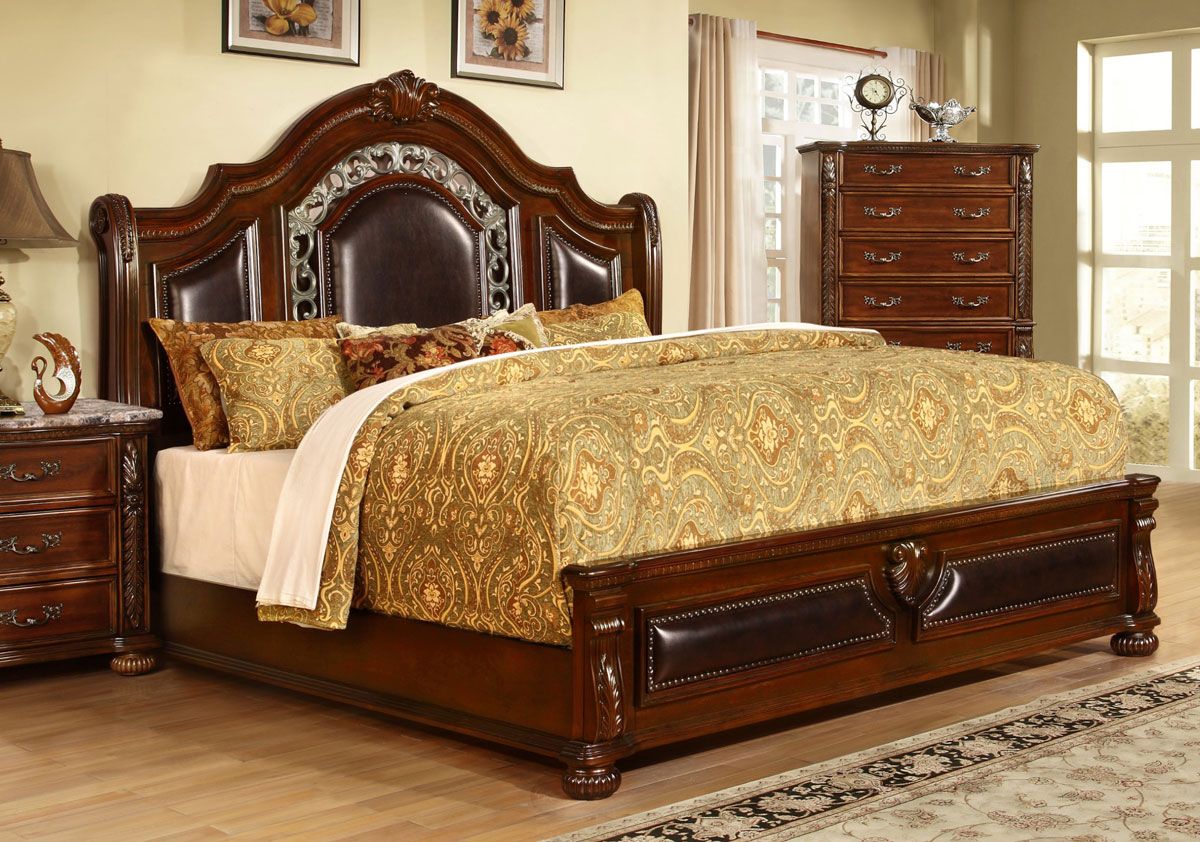 Havenwood Traditional Style Bed