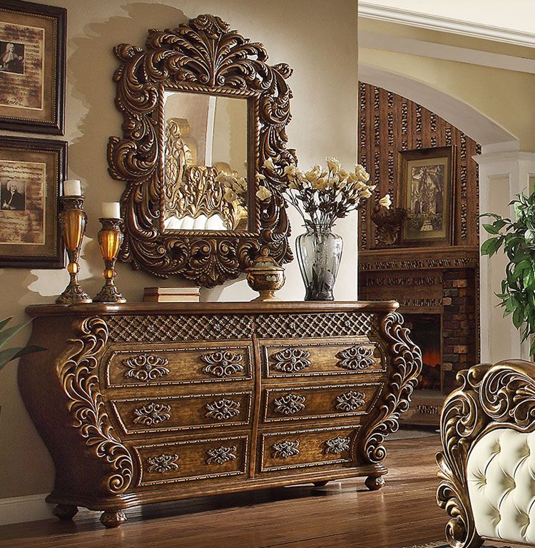 Arlyn Traditional Style Dresser With Mirror