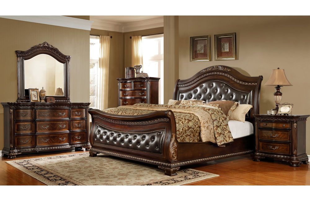 Ledelle Traditional Sleigh Bedroom