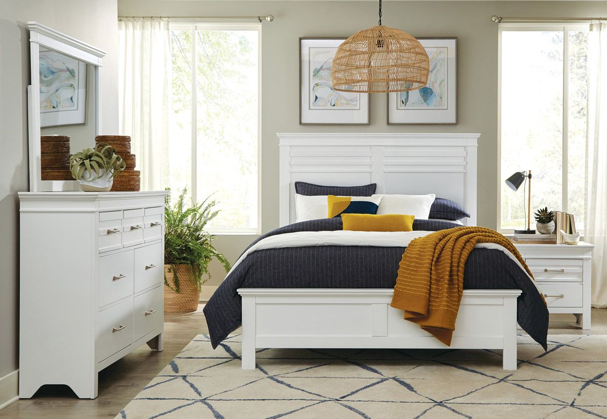 Magdalen White Finish Bed