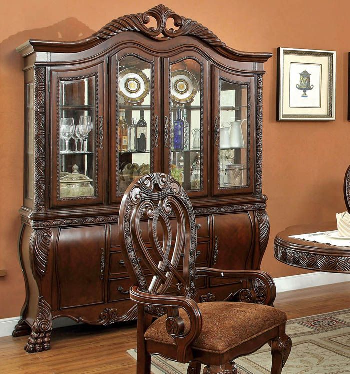 Majesta Traditional Style China Cabinet