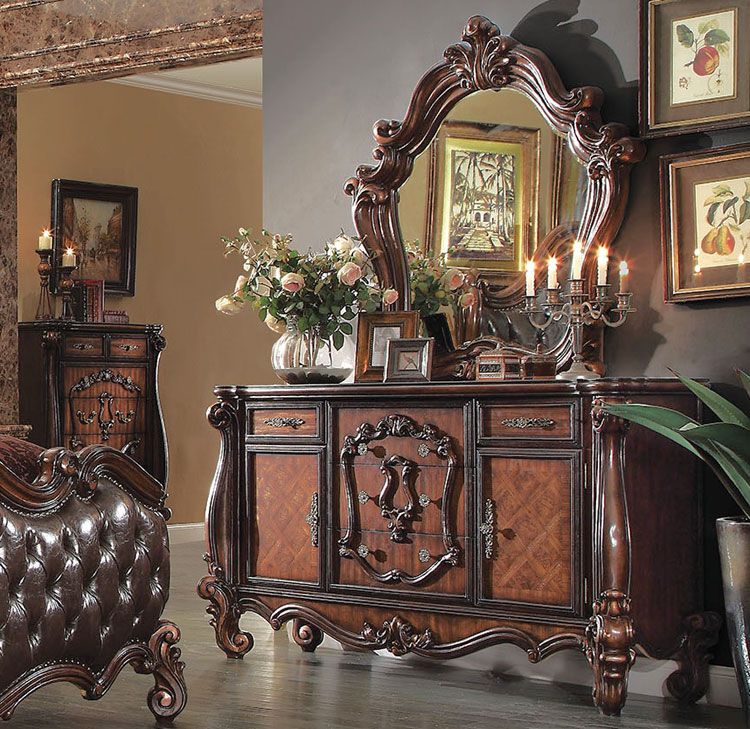 Marlyn Traditional Style Dresser With Mirror