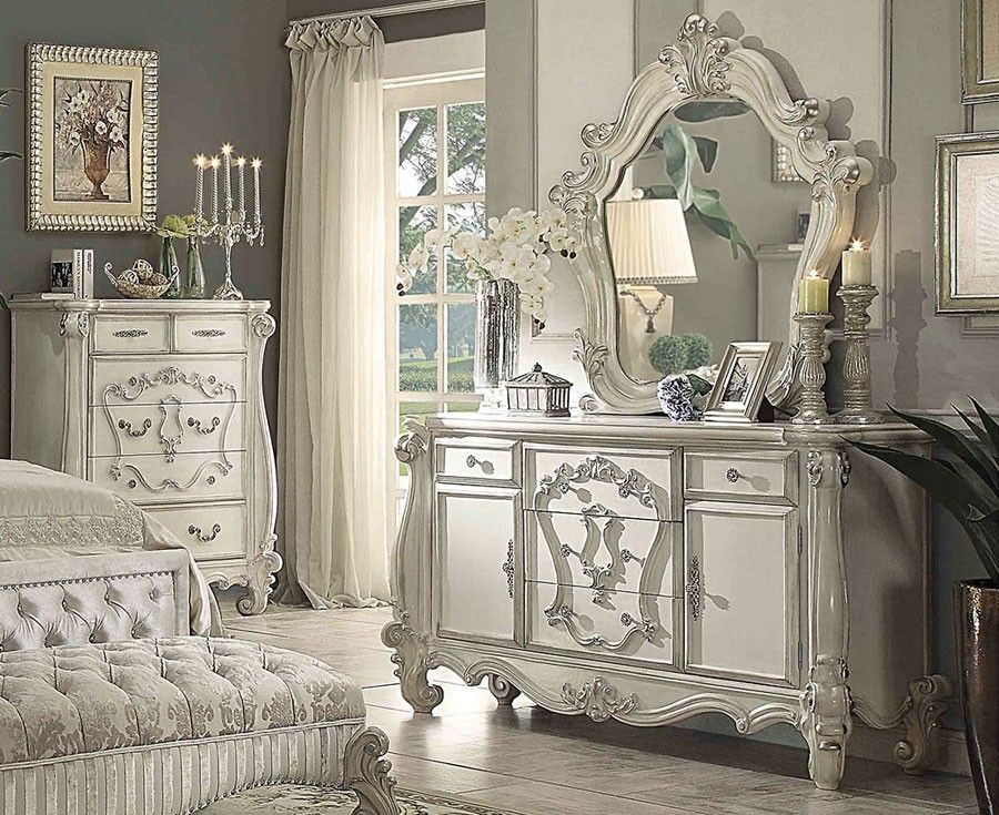 Marlyn Victorian Style Dresser With Mirror