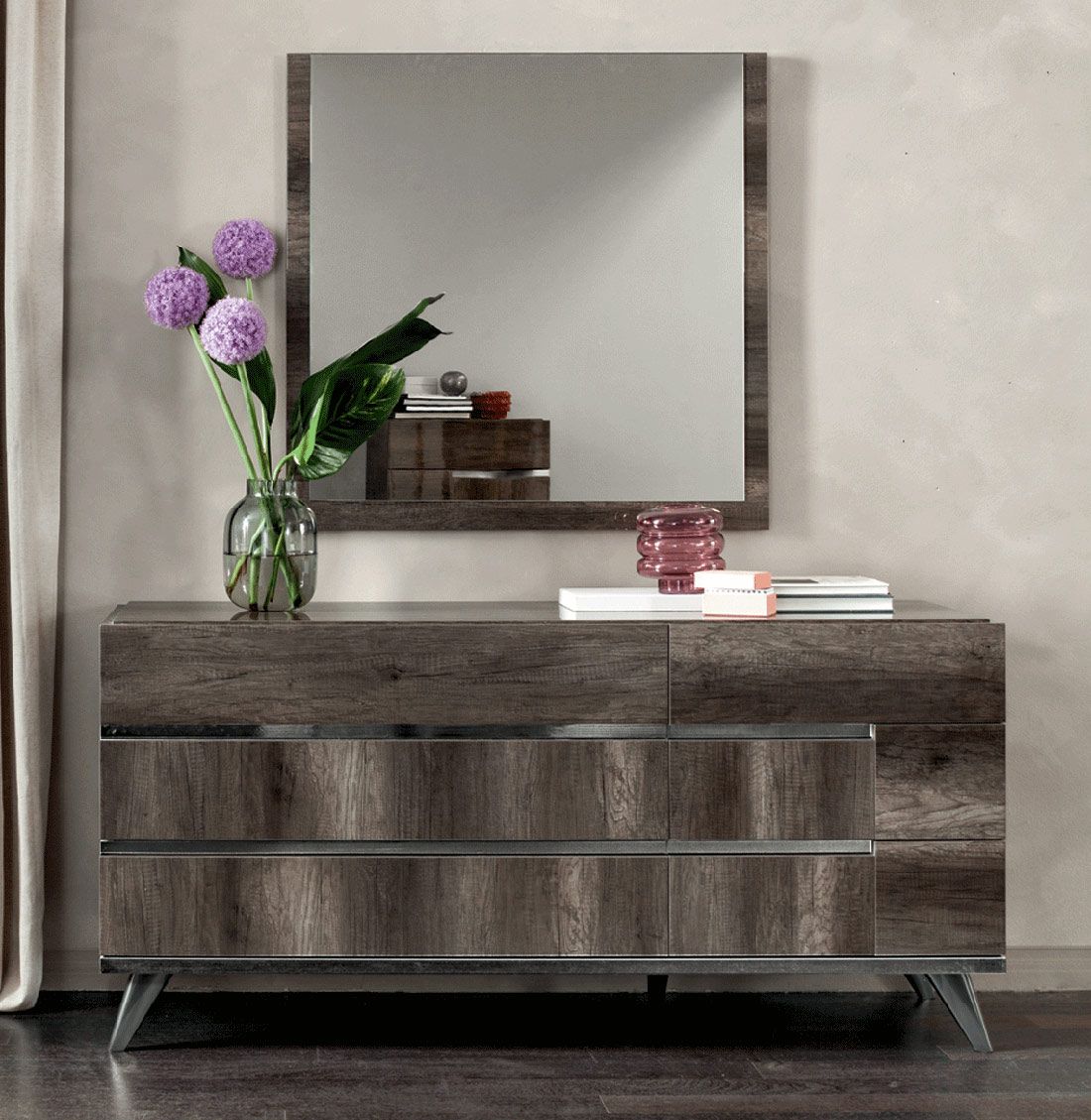 Medea Lacquer Finish Dresser