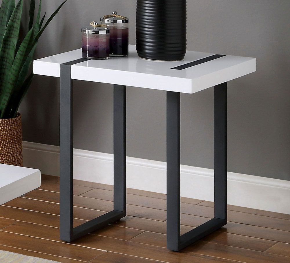 Neman Modern Style End Table