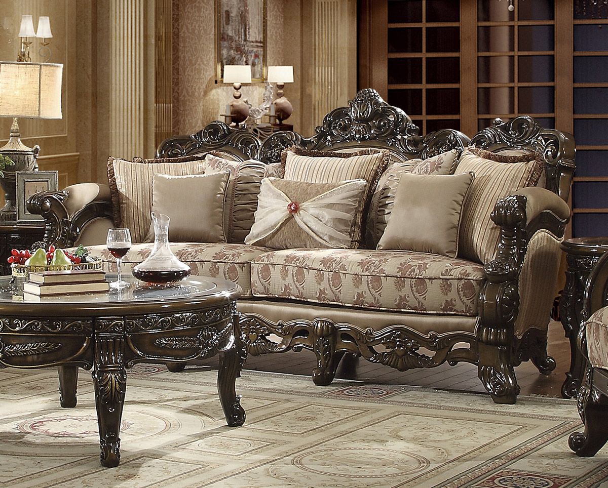 Overland Traditional Style Sofa