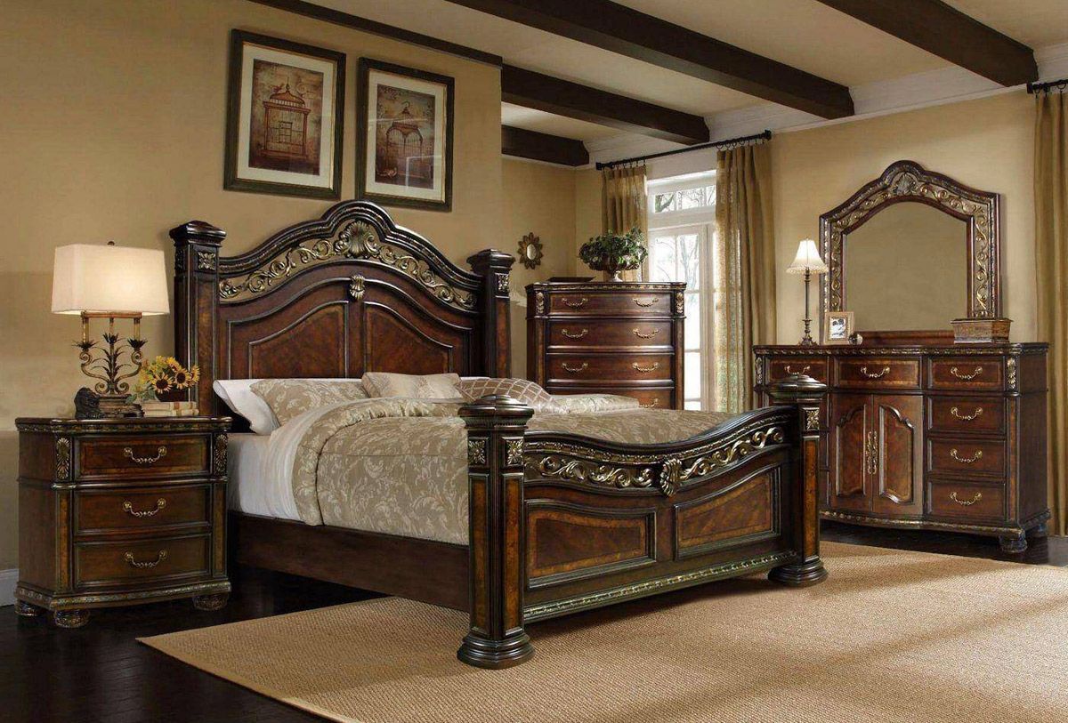 Perseus Traditional Style Bedroom