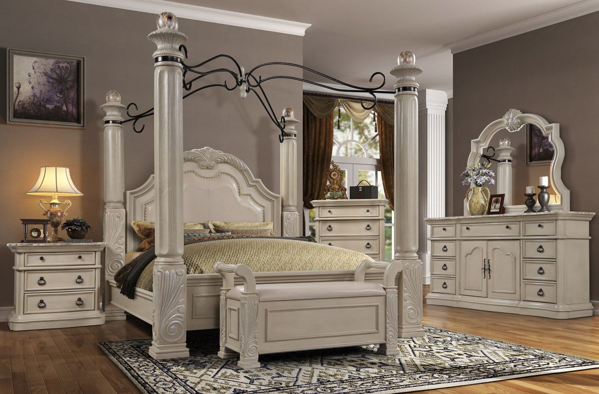 Remo Antique White Finish Poster Bed
