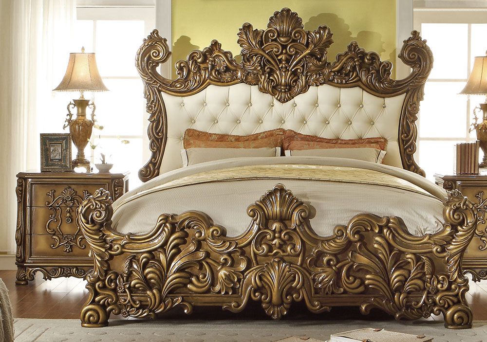 Reventon Traditional Style Bed