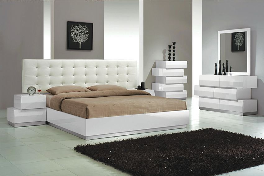 Spain Modern Lacquer Platform Bedroom