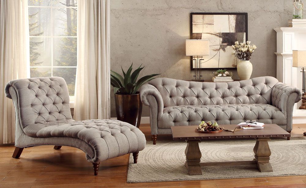 St Claire Traditional Tufted Chaise