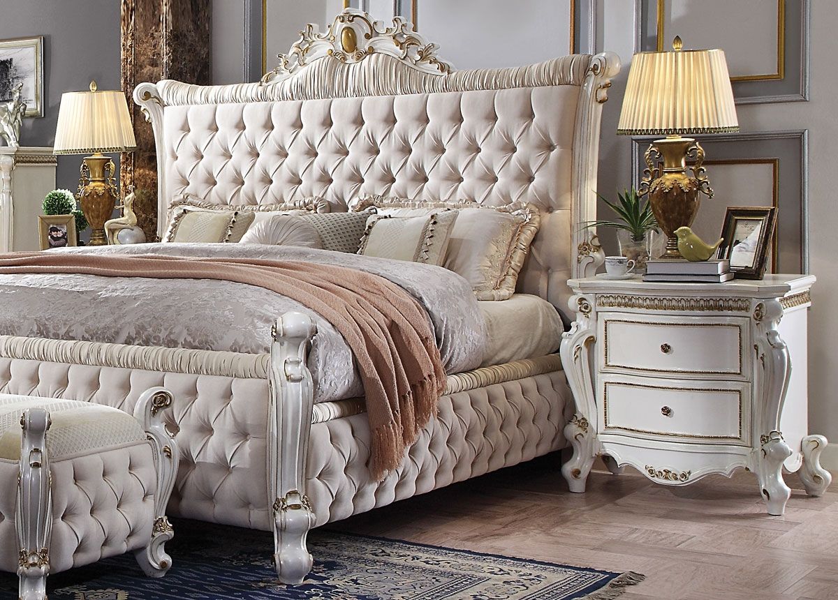 Wayne Victorian Style Bed