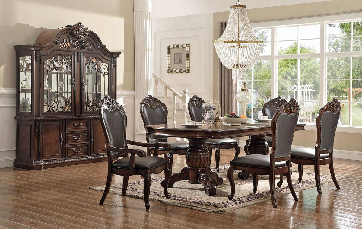 Wren Traditional Style Dining Room Set