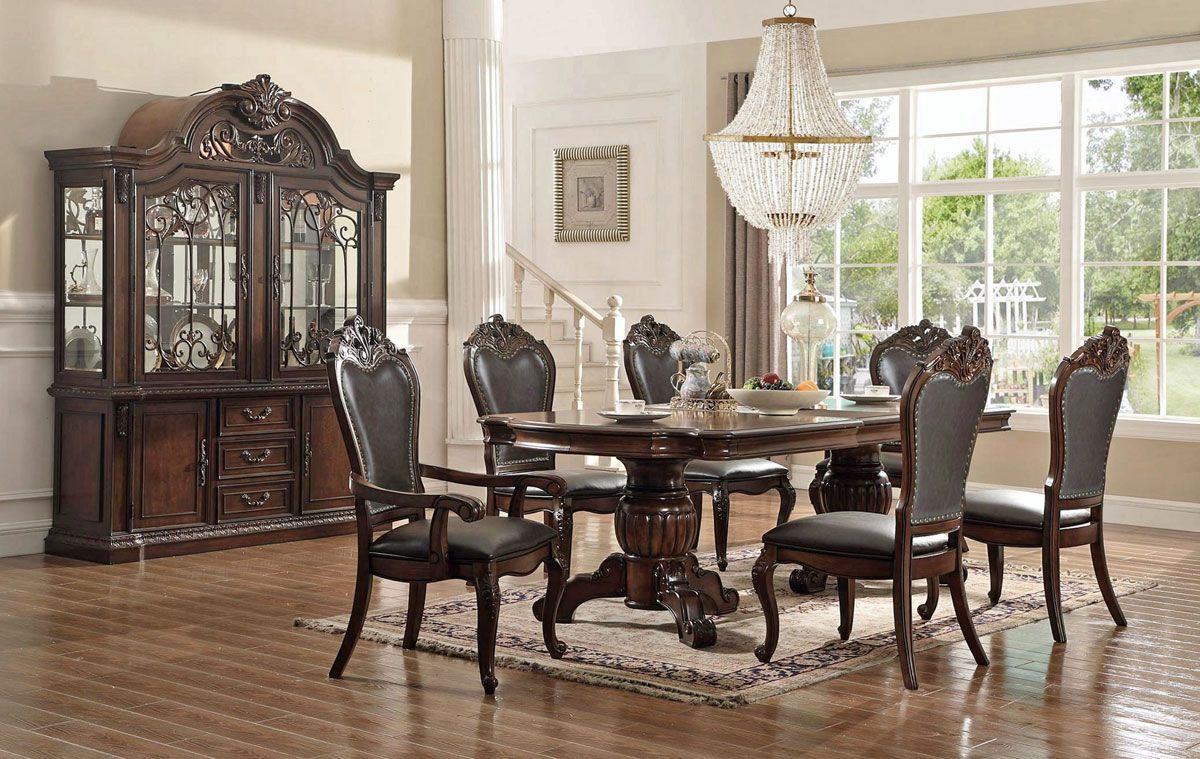 Wren Traditional Style Dining Room Set