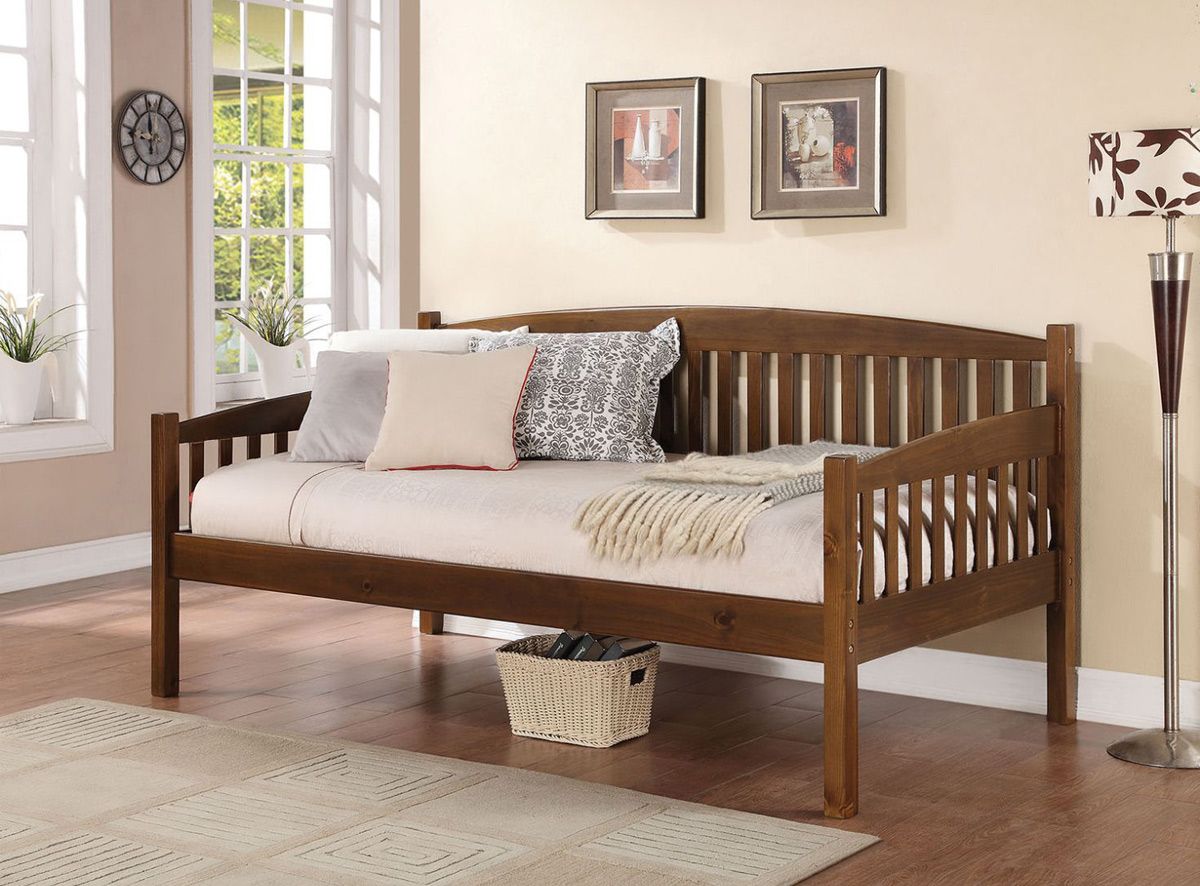 Yosemite Antique Oak Finish Day Bed